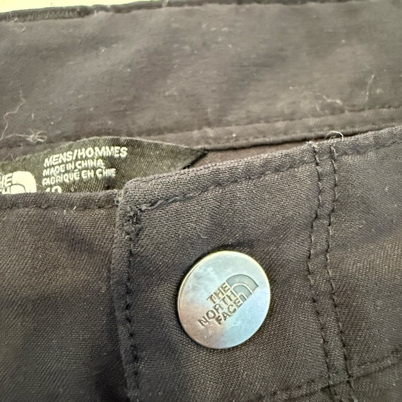 The North Face Black Men’s Athletic Shorts Outdoors Utility - Picture 3 of 7